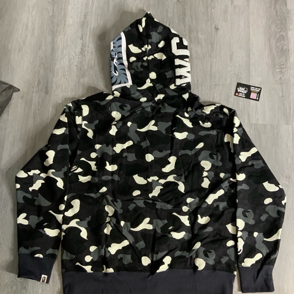 A Bathing Ape Shark Hoodie - Picture 11 of 12